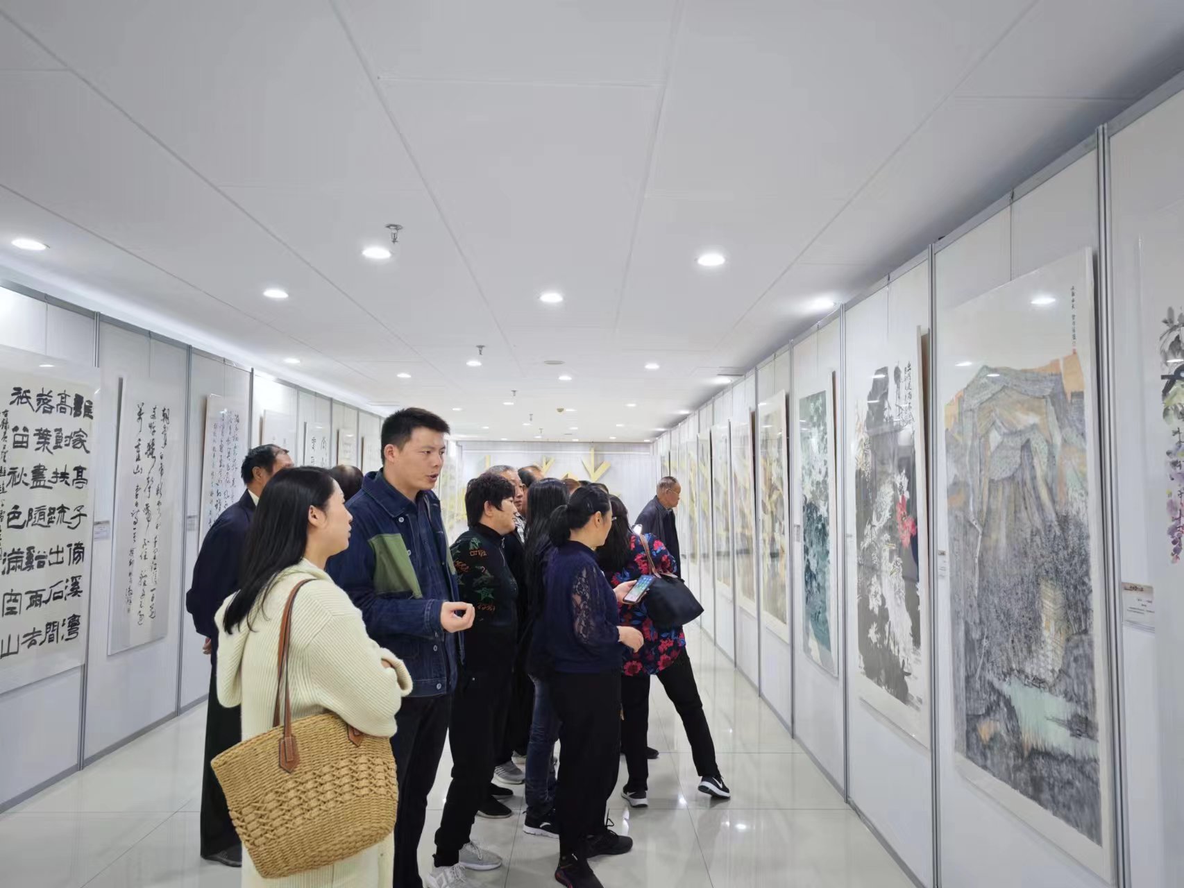 “踐行二十大 翰墨染江南”合肥杭州南京三地書畫邀請展瑤海巡展正式開展