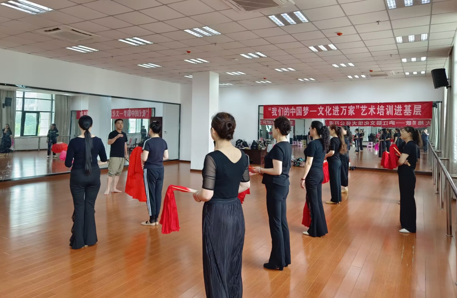 “我們的中國夢——文化進萬家”合肥市開展藝術培訓進基層活動