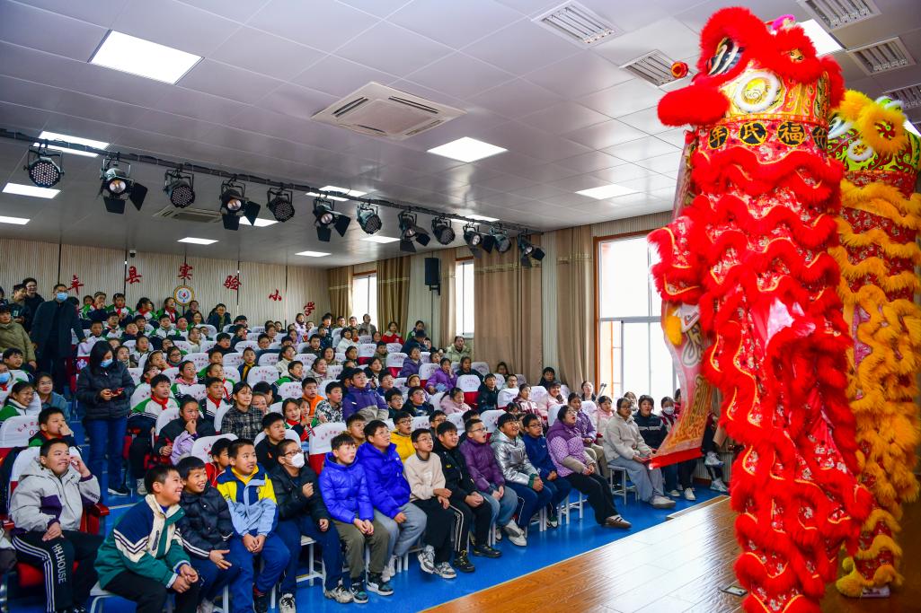 多彩非遺“燃”動校園 文化薪火熠熠生輝