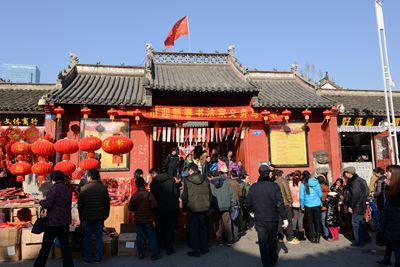 合肥市文化館組織書法家義務(wù)寫春聯(lián)