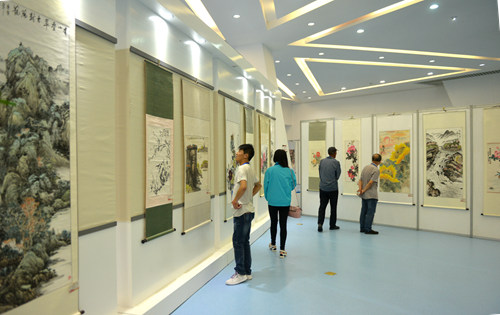 合肥市文化館舉辦“紀念中國共產黨建黨九十五周年合肥市民書畫展”