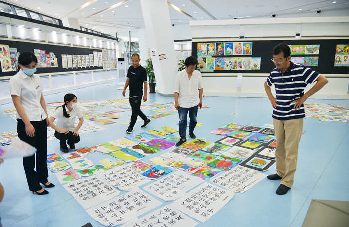 2020年合肥市少兒書畫大賽展開專家評選