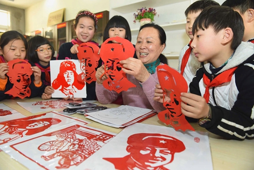學習時代楷模  傳承雷鋒精神
