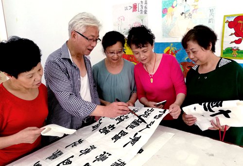 居民家門口免費學書法