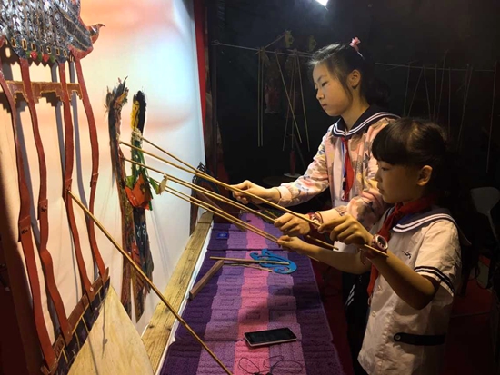 合肥市小學(xué)皮影戲亮相旅博會