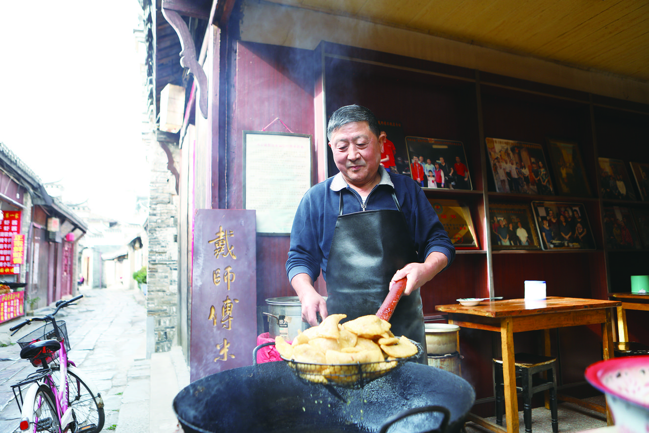 嚼口三河米餃，那是童年的味道